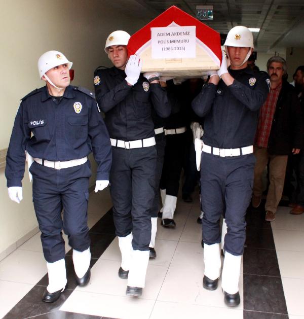 Sivas'taki kazada ölen polis, Kayseri'de toprağa verildi