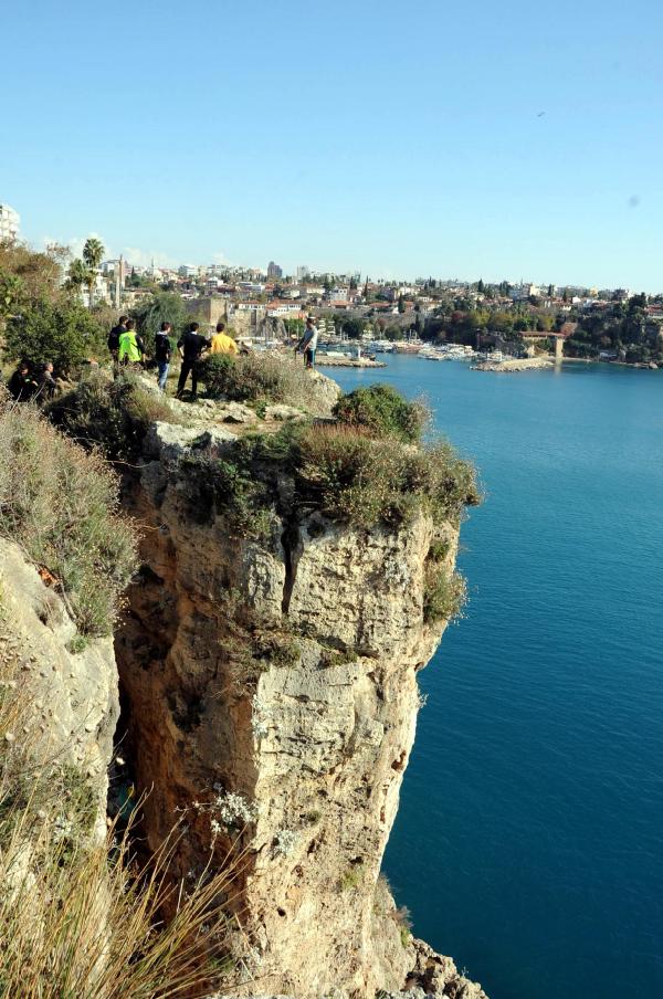 Falezlere çıktı, helallik için annesini istedi