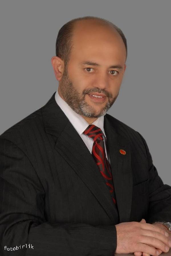 Mahalle muhtarından kız çocukları için dayaklı uyarı mesajı
