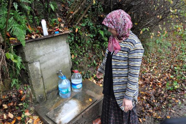 Yol çalışmasında su borusu patladı, 7 köy susuz kaldı