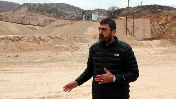 Tuncelili işadamı çevreye zarar verdiği gerekçesiyle taş ocağını kapattı
