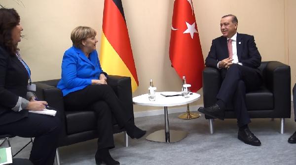 Erdoğan Merkel ile görüştü
