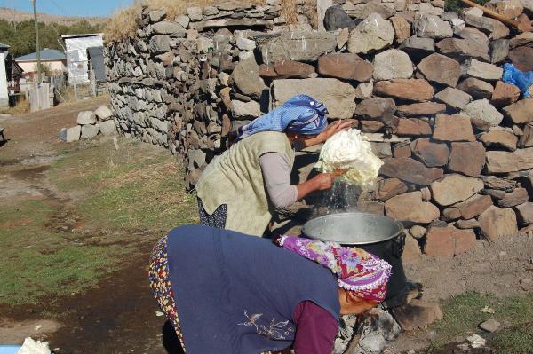 Muş'ta kadınların kış telaşı