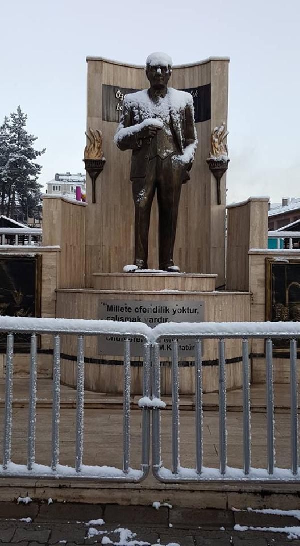 Akkuş kış mevsimine karla girdi