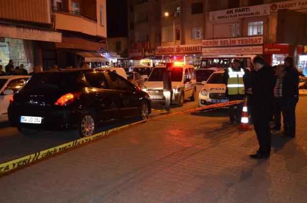 Caddenin ortasında kurşunlayarak öldürdü