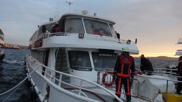 Beşiktaş İskelesi'nde tekne yangını