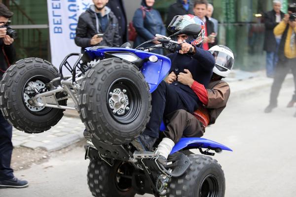 Kenan Sofuoğlu'ndan ATV ile şov