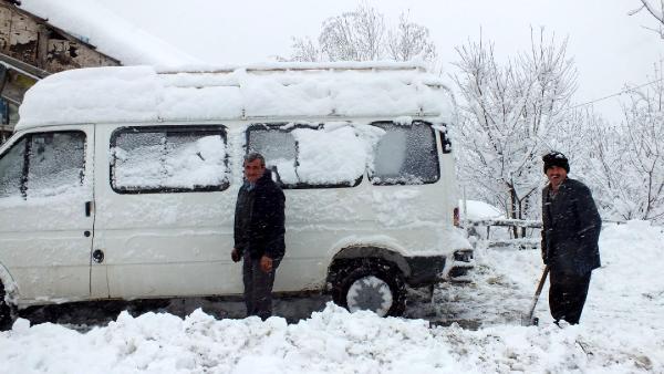 İnebolu'da kar ulaşımı aksattı