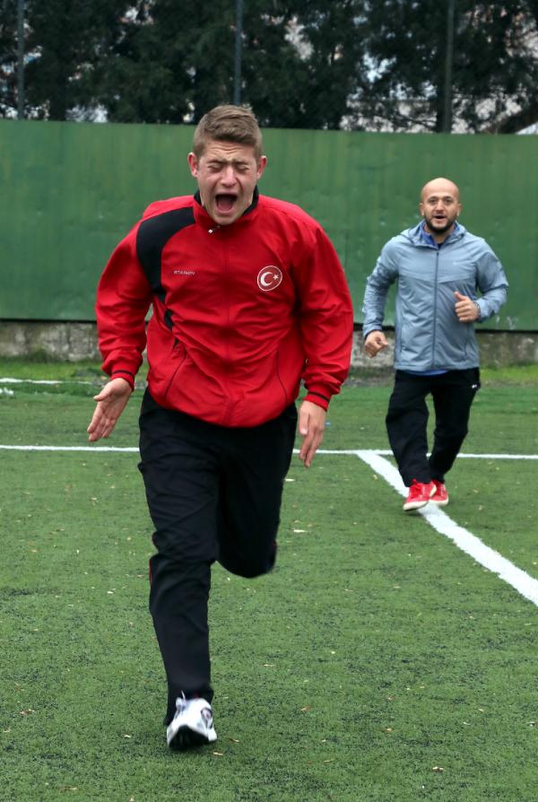 Engeliyle koşup dünyayı dize getirdi