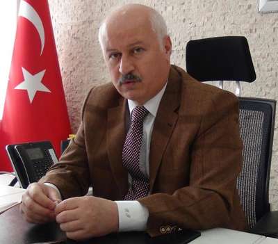 Bitlis Valisi Öztürk'ten EMITT'e 'pavyon' benzetmesi