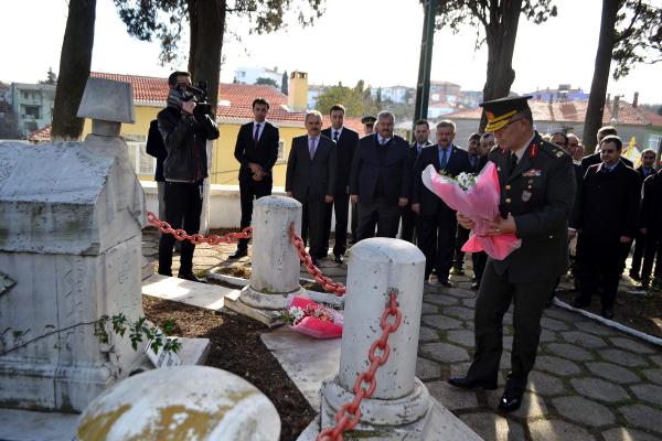 Namık Kemal, mezarı başında anıldı