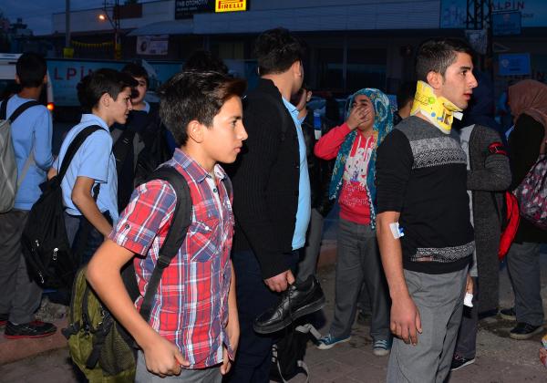 Okul servisi kaza yaptı: 8'i öğrenci 9 yaralı