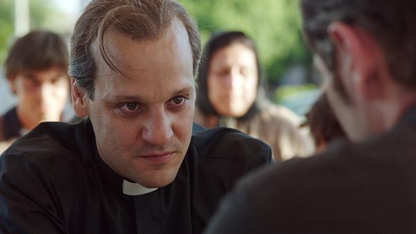 Papa, hayatını anlatan filmin galasına yoksulları ve göçmenleri davet etti