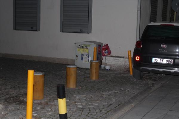 Orduevi önünde unutulan çanta korkuttu