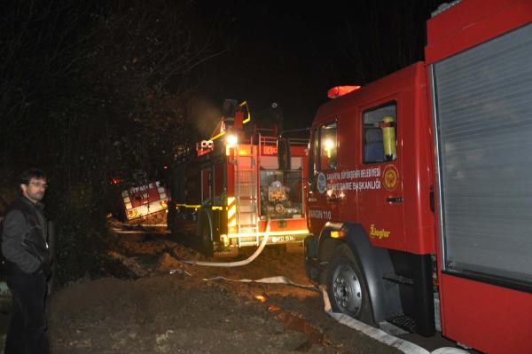 Kereste atölyesi alev alev yandı