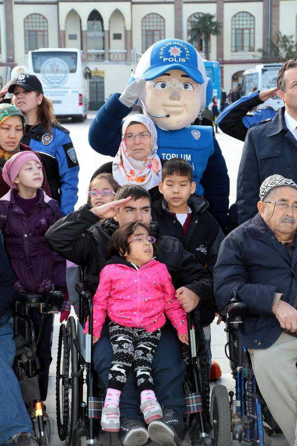 Manisa'da engelsiz yaşam yürüyüşü
