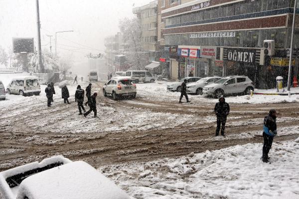 Şırnak'ta eğitime kar engeli