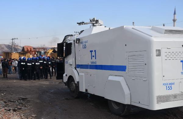 Çorlu’da panzer ve TOMA’lı yıkım