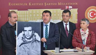 Veli Ağbaba'dan fotoğraflı basın toplantısı