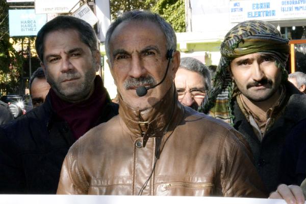 Siverek'te HDP'lilerden Tahir Elçi protestosu