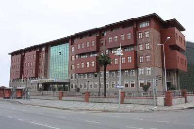 Rize Valisi: Cumhurbaşkanının talimatı var, kamu binaları yöresel mimariye uyacak