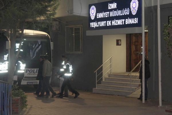 İzmir'de 'paralel yapı' operasyonu (6)