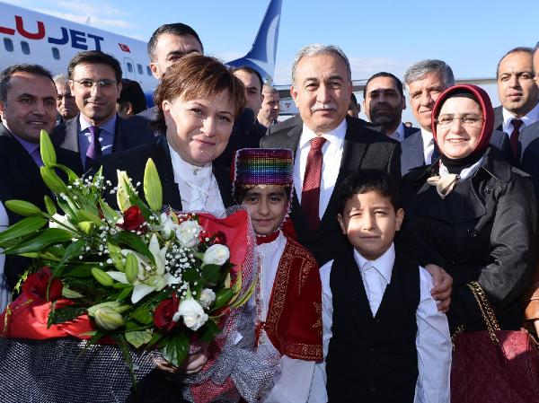 Bakan Sarı'ya, memleketi Adana'da mehterli karşılama