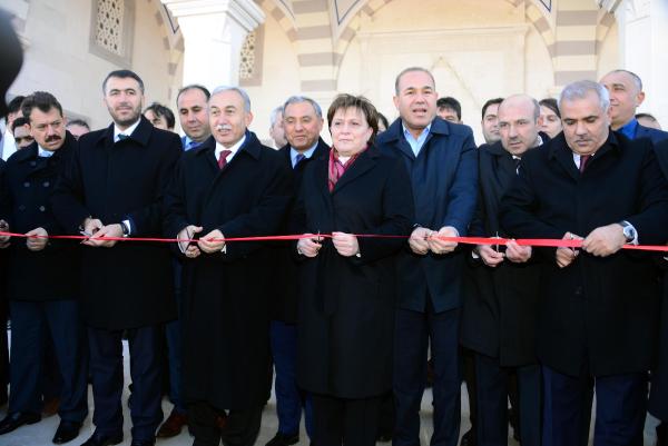 Bakan Sarı, memleketi Adana'da mehteran takımı ile karşıladı - 2
