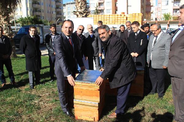 Adıyaman’da çiftçilere 3 bin 650 arı kovanı dağıtıldı