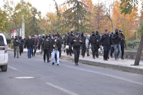 HDP'li Pir: Kürdistan'da hendekler varsa canını, malını korumak için vardır