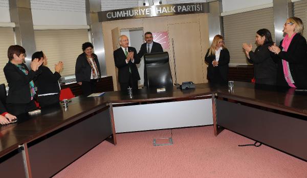 Kılıçdaroğlu Cumhuriyet Kadınları Derneği Genel Yönetim Kurulu üyeleriyle görüştü