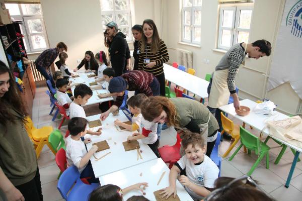 Engelli çocuklarla seramik etkinliği