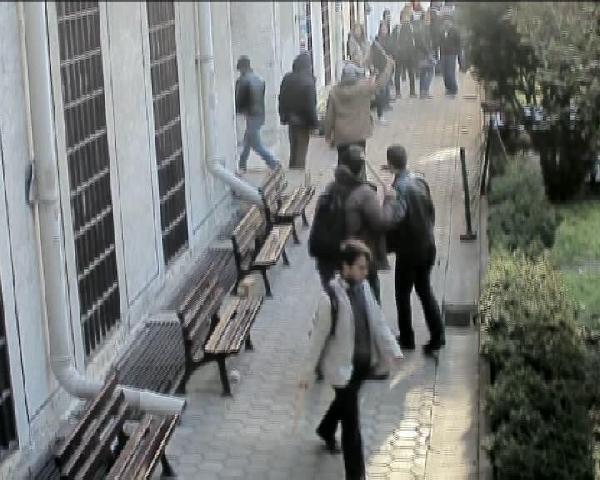 İstanbul Üniversitesi'nde öğrenci kavgası güvenlik kamerasında