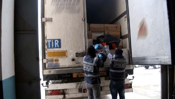 TIR'da 121 bin kaçak sigara ele geçti