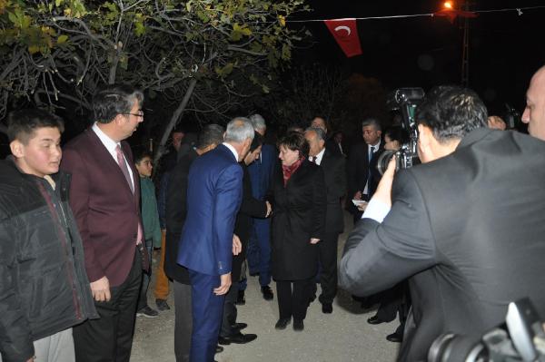 Bakan Sarı, memleketi Adana'da mehteran takımı ile karşıladı (5)