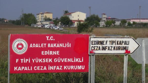 Mahkum koğuşundaki güvenlik kapısının açık bırakılmasına 7 tutuklama
