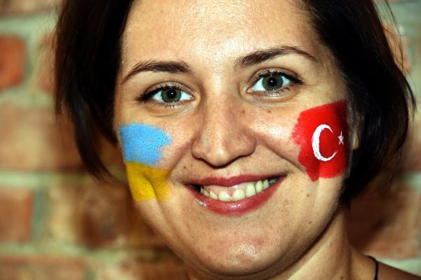 Rus gelinlerden barış mesajı
