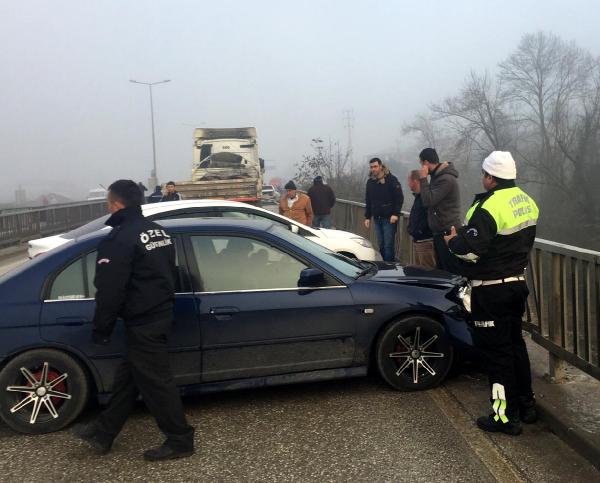 Düzce'de 2 kazada 14 kişi yaralandı