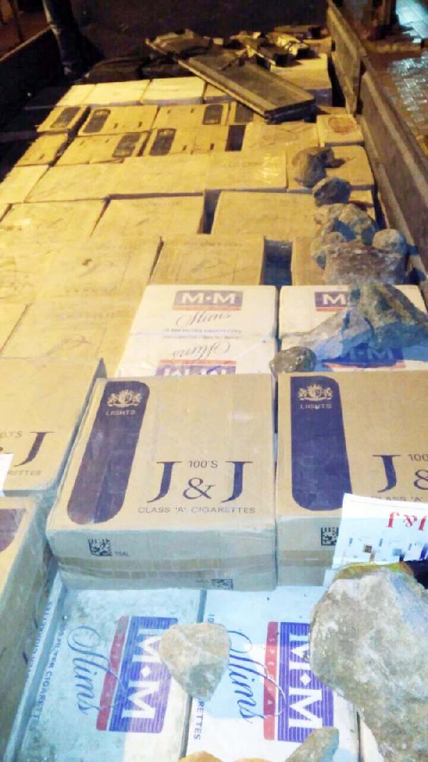TIR'da 133 bin 500 paket kaçak sigara ele geçirildi
