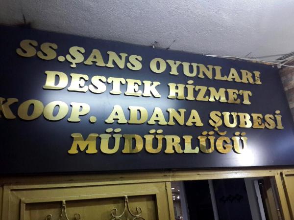 Kooperatif şubesinde 100 kişi kumar oynarken yakalandı