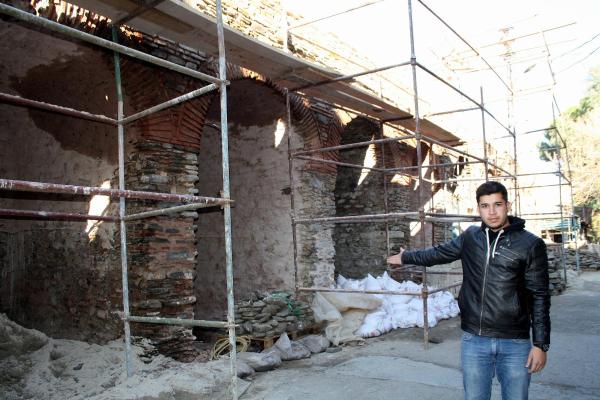 İskeleden düşen inşaat işçisi öldü