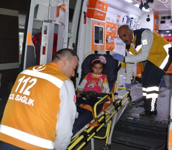 Sobanın altına bırakılan fişek patladı, 3 çocuk yaralandı