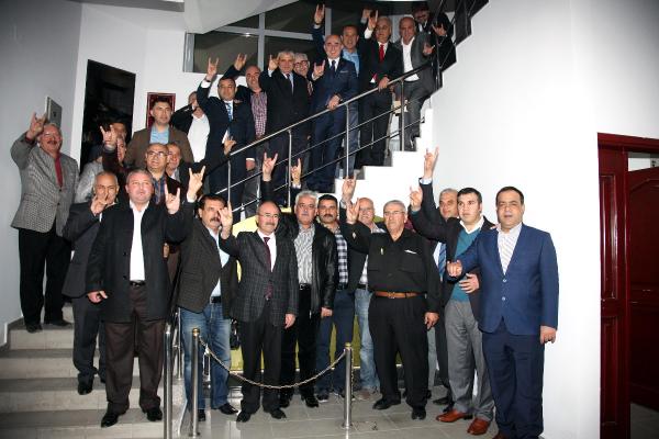 Bahçeli'ye Adana delegelerinden tam destek