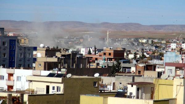 Nusaybin'de zırhlı araca bombalı tuzak:  6 polis yaralandı