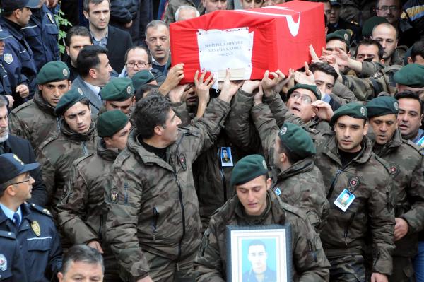Şehit polis, Kahramanmaraş'ta gözyaşlarıyla toprağa verildi