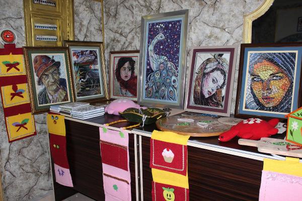 Engelli öğrencilerin el emeği ürünleri sergilendi