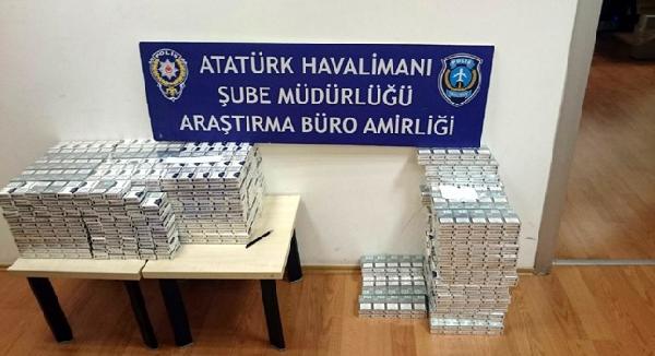 Atatürk Havalimanı'nda 3 bin paket kaçak sigara