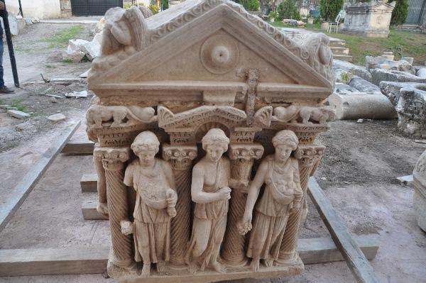 İznik’te bulunan lahidin fotoğrafı bakanlık sitesinde yayınlandı