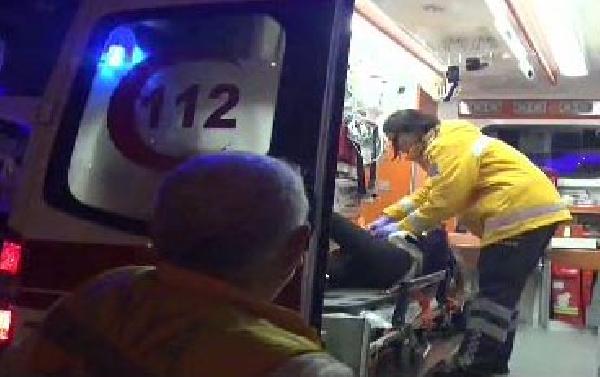 Minibüs ile hafif ticari araç çarpıştı: 13 yaralı