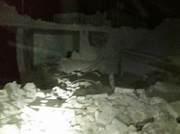 Rus uçakları Suriye'de yerleşim yerlerine bomba yağdırdı